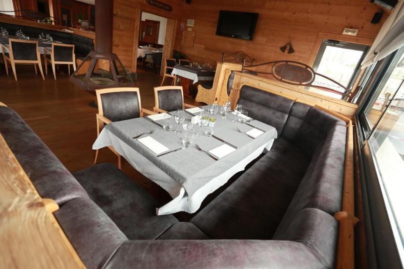 Le Konine - Hotel & Bar & Restaurant Montceau-les-Mines Esterno foto