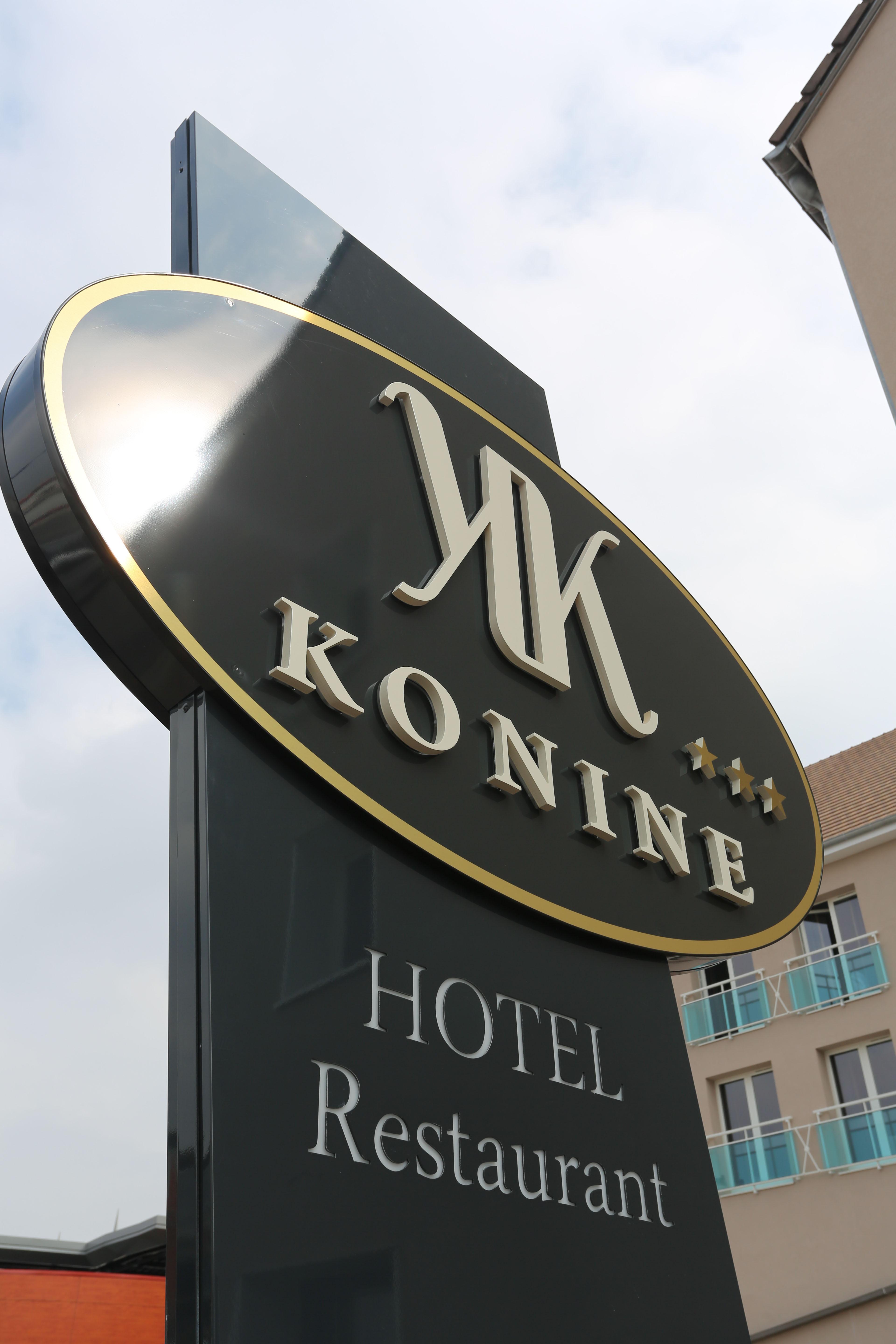 Le Konine - Hotel & Bar & Restaurant Montceau-les-Mines Esterno foto