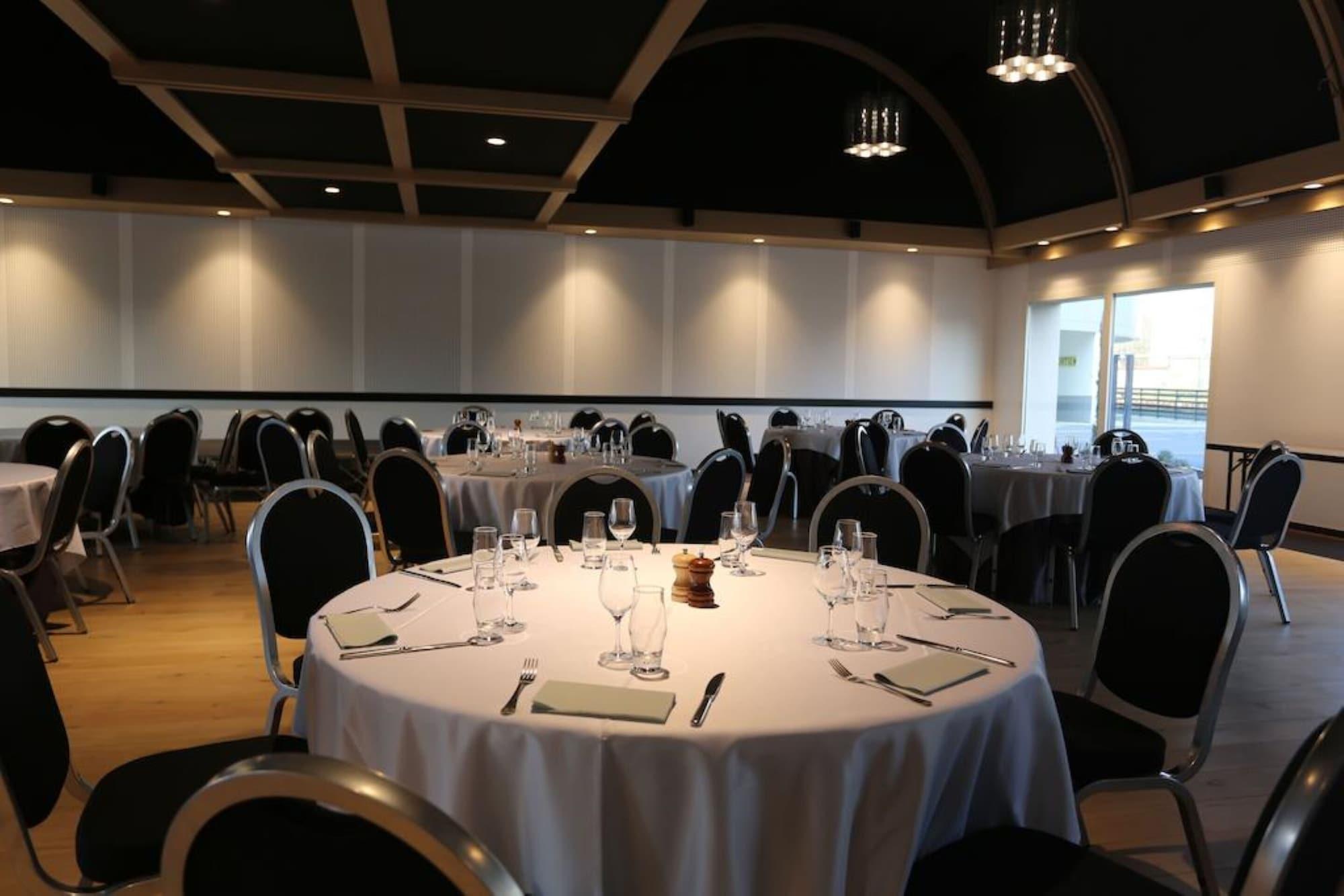 Le Konine - Hotel & Bar & Restaurant Montceau-les-Mines Esterno foto