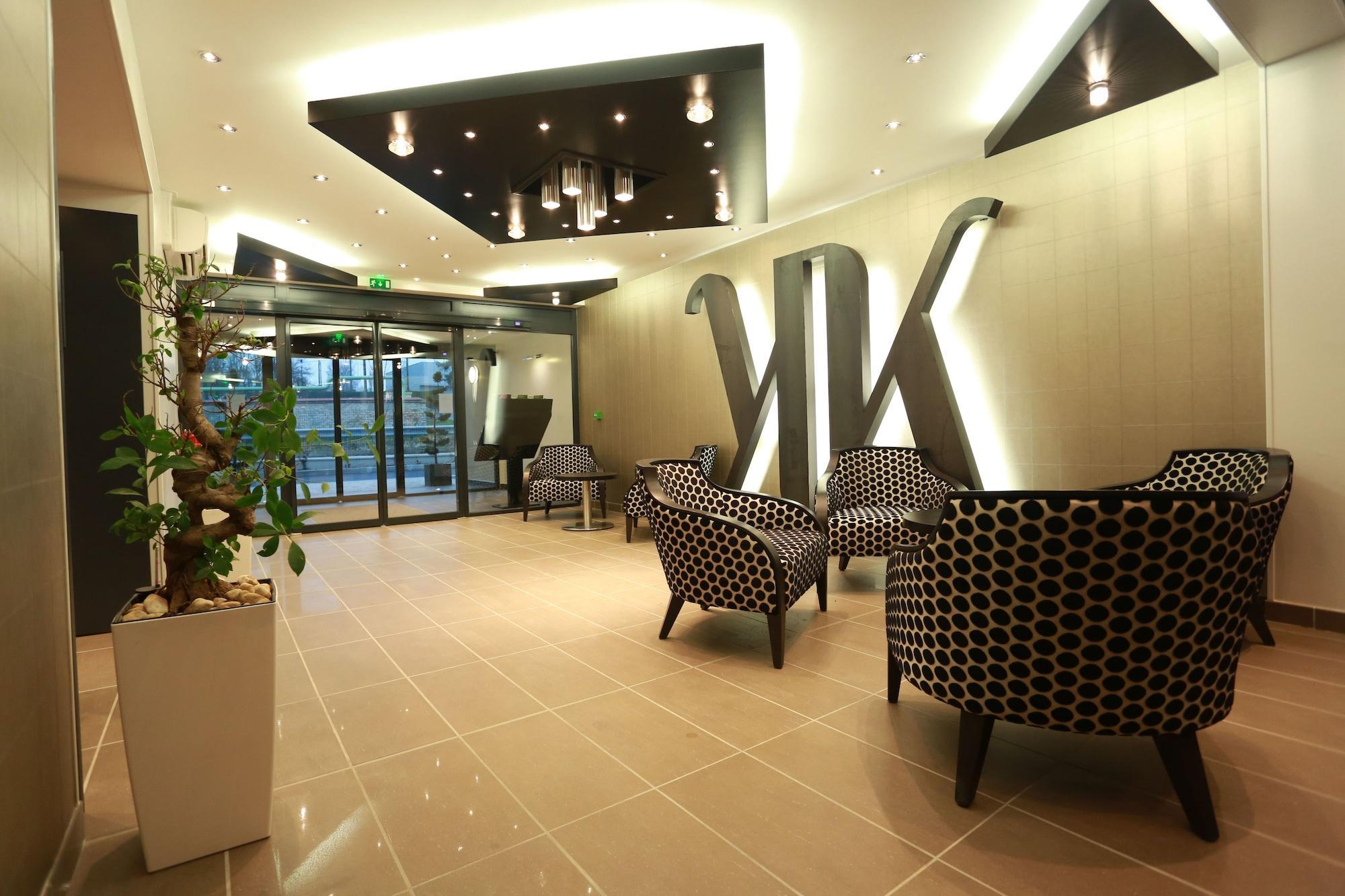 Le Konine - Hotel & Bar & Restaurant Montceau-les-Mines Esterno foto