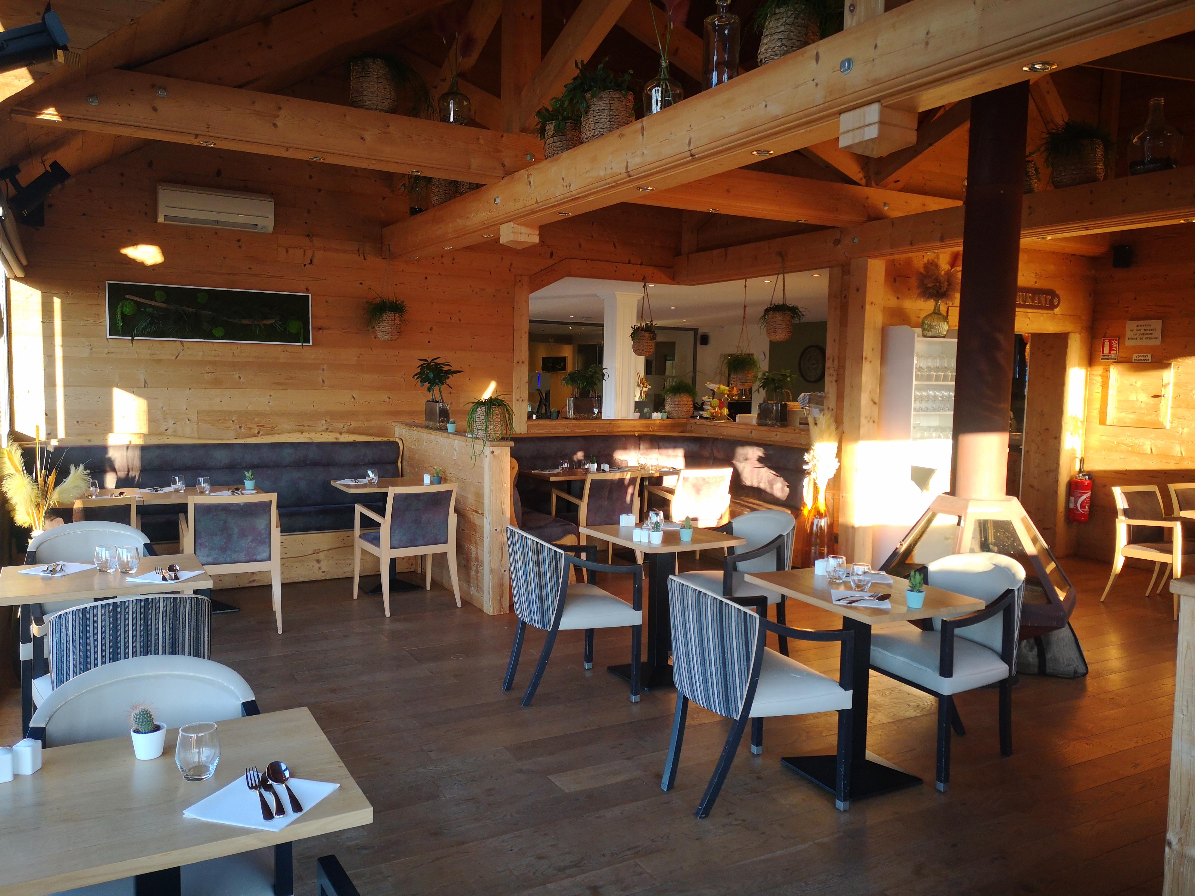 Le Konine - Hotel & Bar & Restaurant Montceau-les-Mines Esterno foto