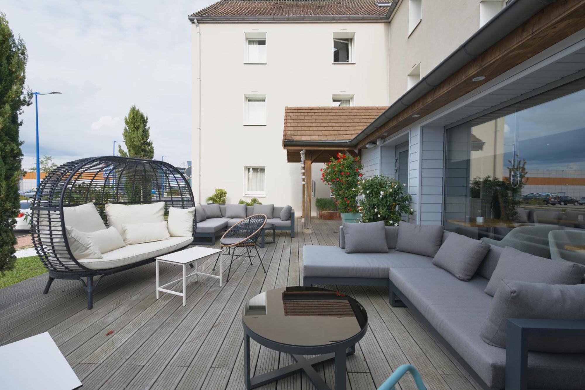 Le Konine - Hotel & Bar & Restaurant Montceau-les-Mines Esterno foto